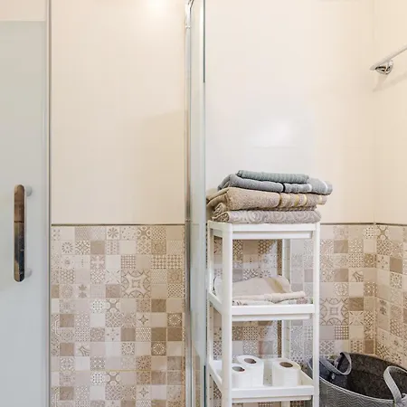 Sea View Apartment, Ac, Wifi, Pool Apartment