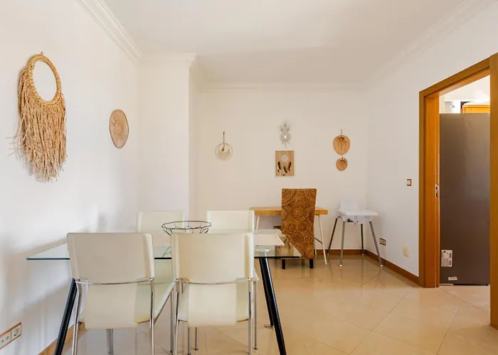 Апартаменты Sea View Apartment, Ac, Wifi, Pool Албуфейра